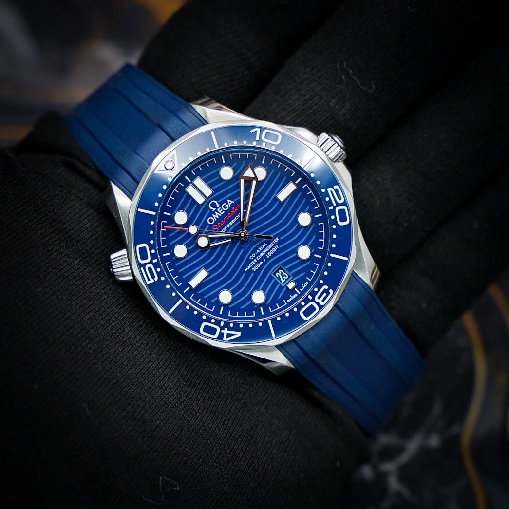 OMEGA Seamaster 300M Diver 300M 210.32.42.20.03.001 in EXCELLENT CONDITION!