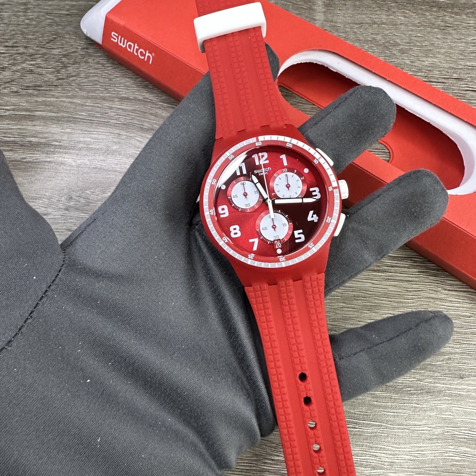NEW✅ Swatch SPREMUTA Men Red And White Silicone Chronograph Watch 42mm SUSR403