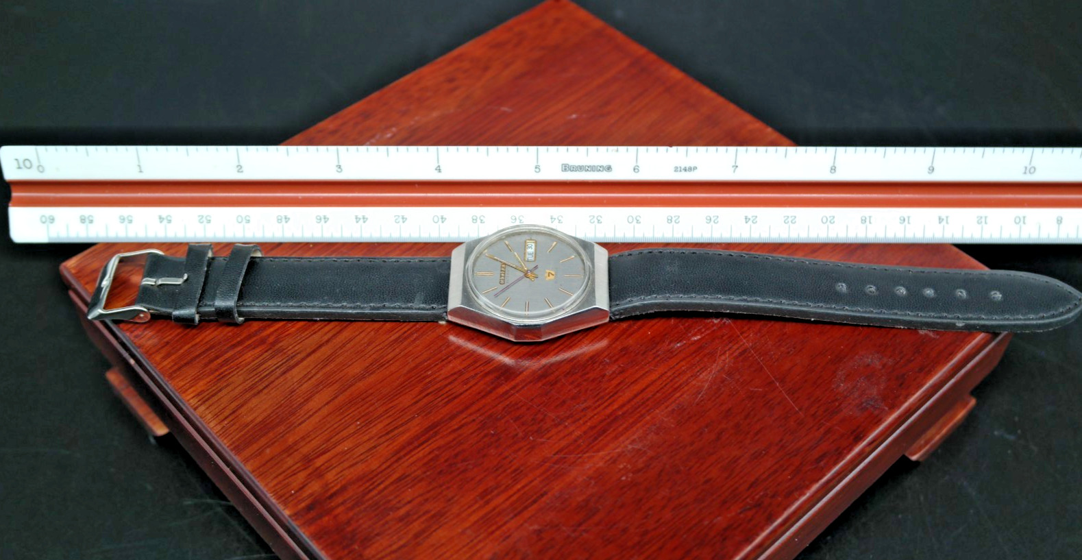 Distinguished Citizens Men’s Wristwatch – – Automatic 21J, Nice Leather Band