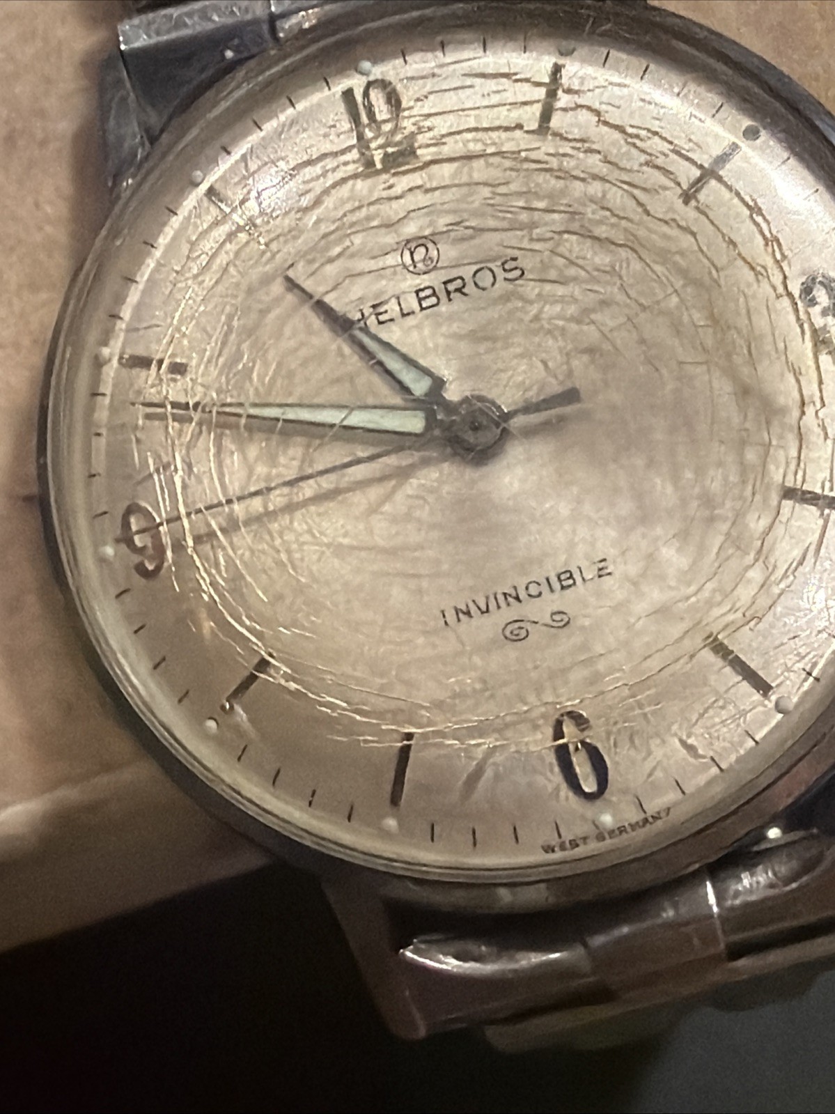 AL31 Vintage Helbros Invincible Mechanical Wind 17J 35mm Runs On&Off As Is**