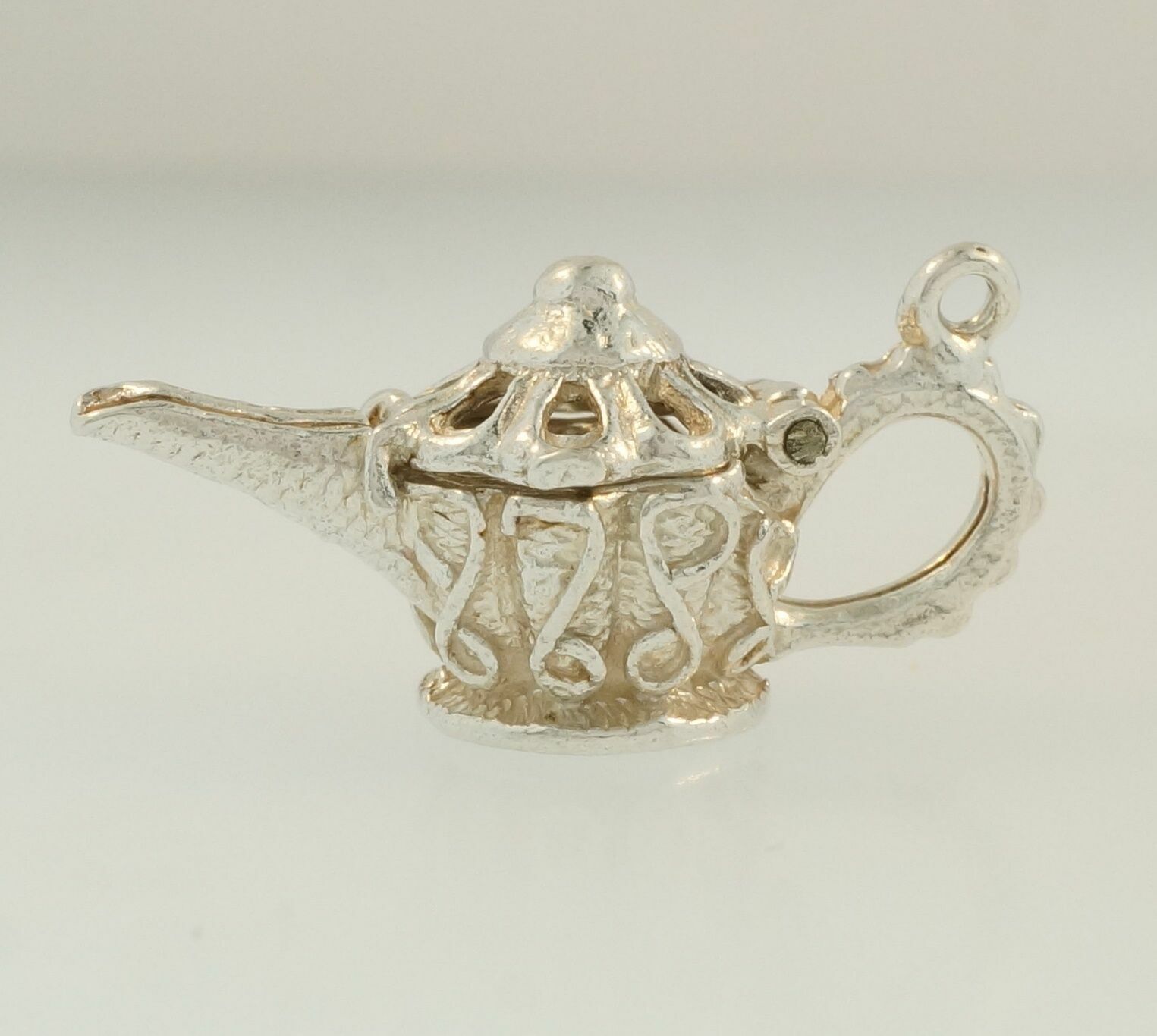 Sterling Silver Openable Genies Lamp Charm (Approx 27mm x 11mm)