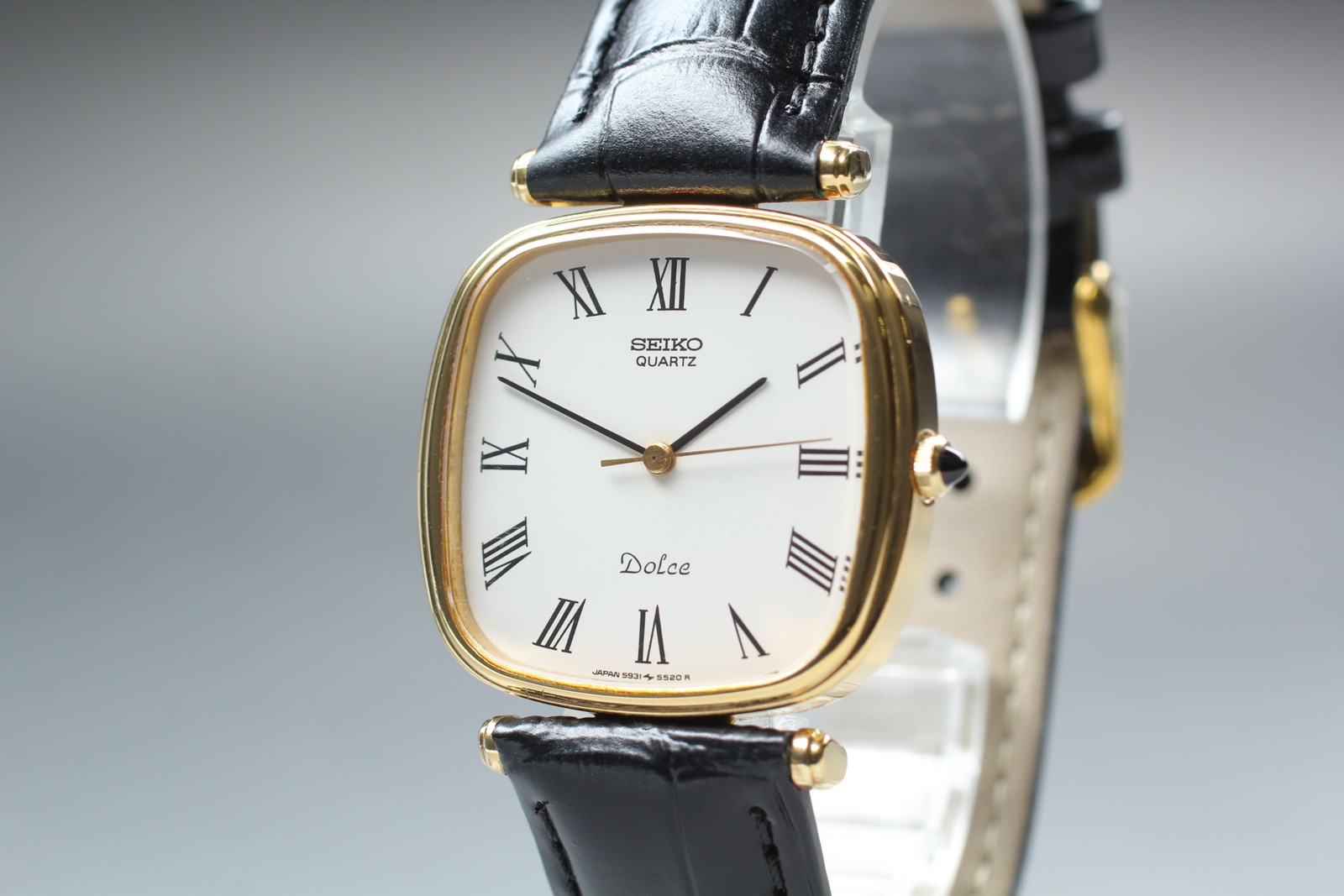 MINT SEIKO Dolce 5931-5400 White Dial Roman Quartz Mens Vintage Watch From JAPAN