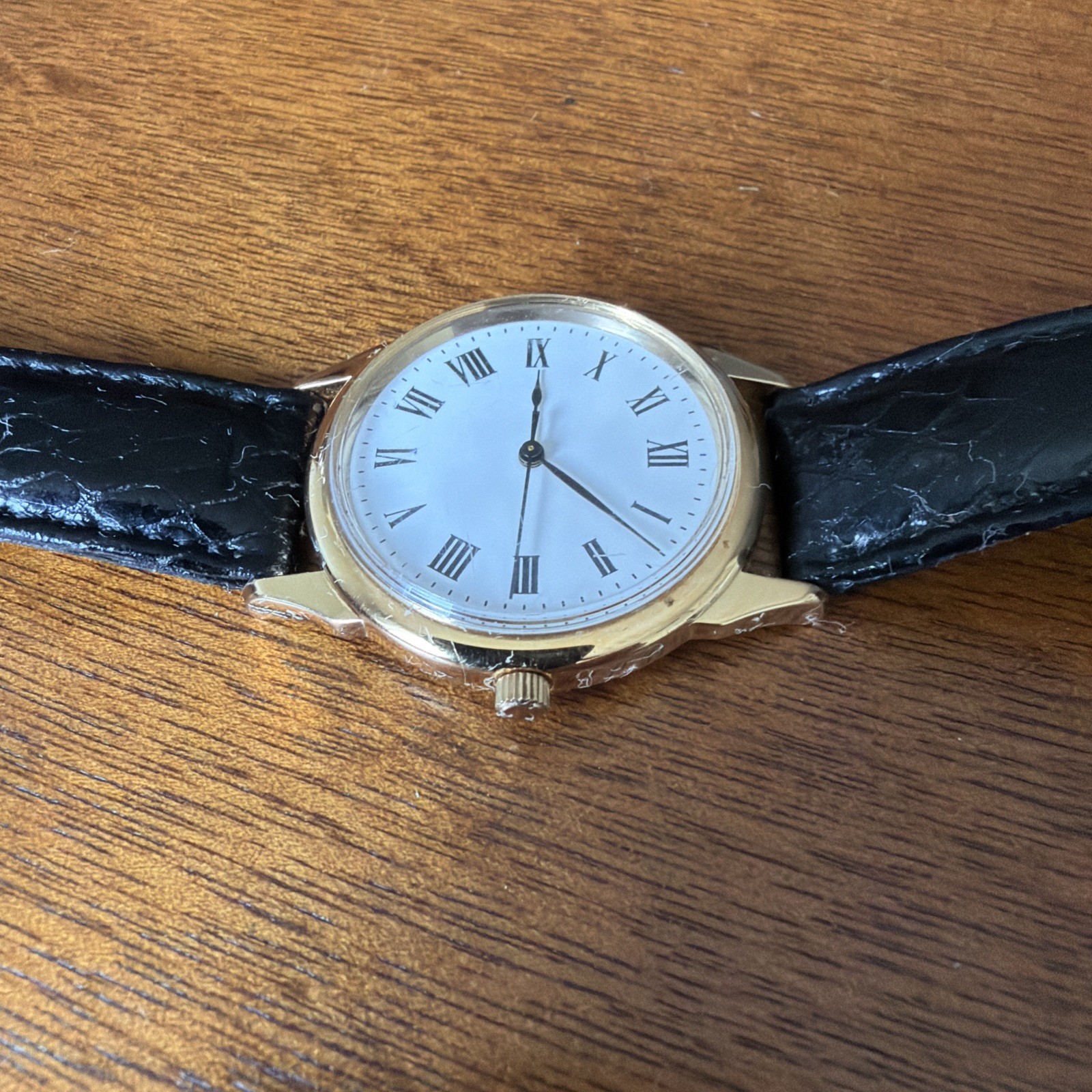 Ultra Cheap Affordable Elegant Simple Watch for Men and Women Quartz Movement