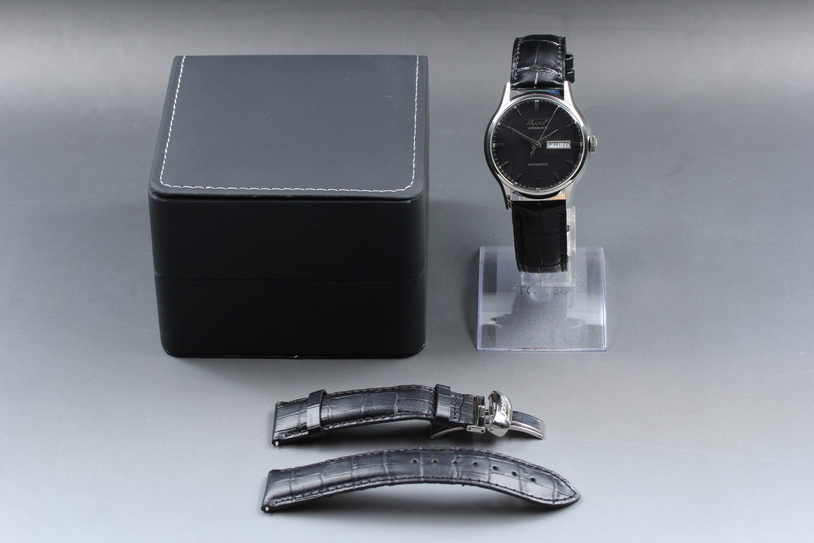 TISSOT Heritage Visodate Automatic T019430B Black Day Date Swiss Made Mens Watch