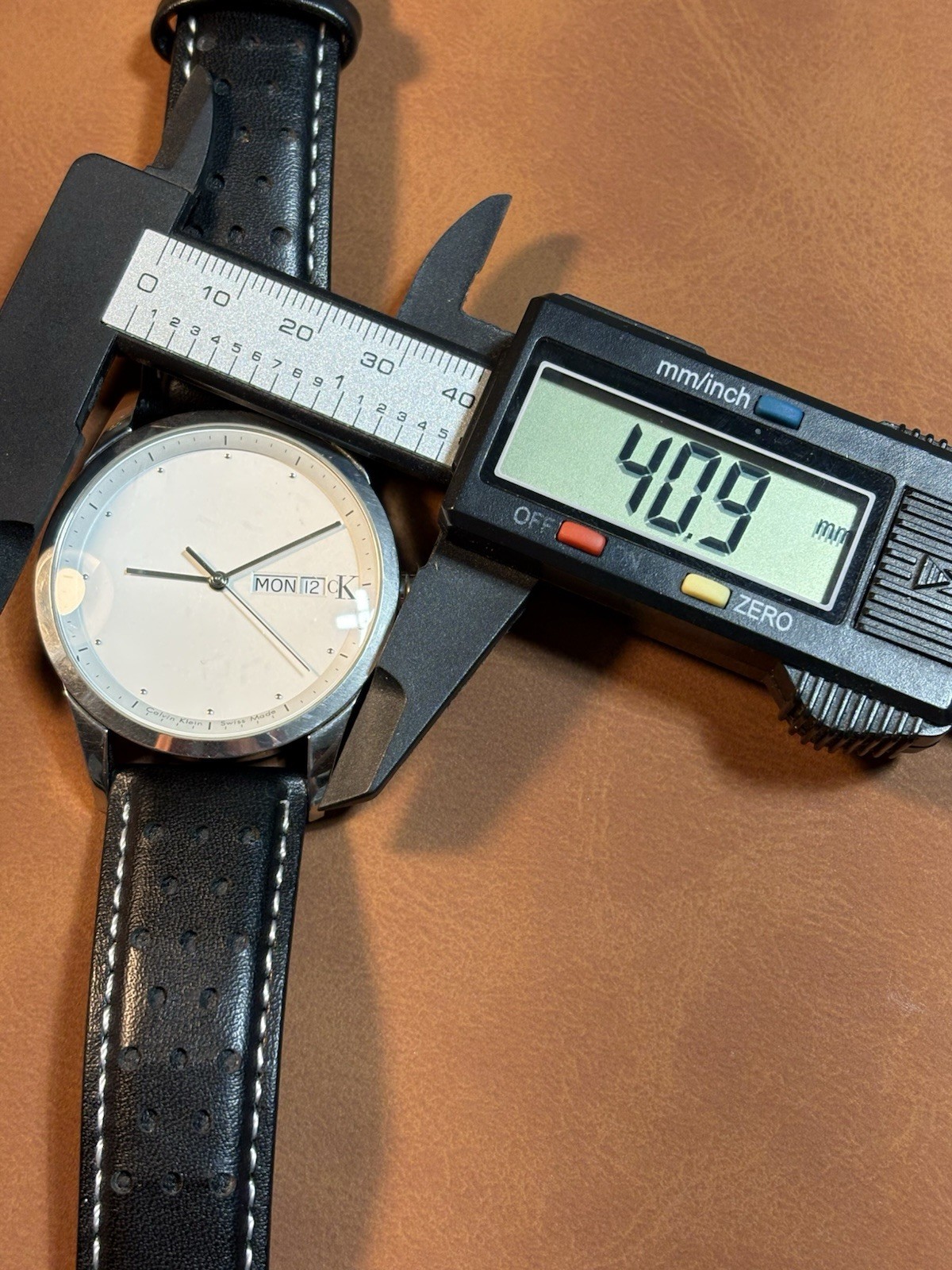 Calvin Klein Swiss Made Men’s Watch Stainless K2211 Day/Date,LeatherCitizen Band