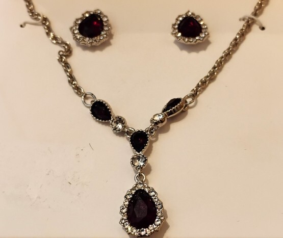 “The Jewelry Guy” – JEWELRY SET (Necklace & Earrings)