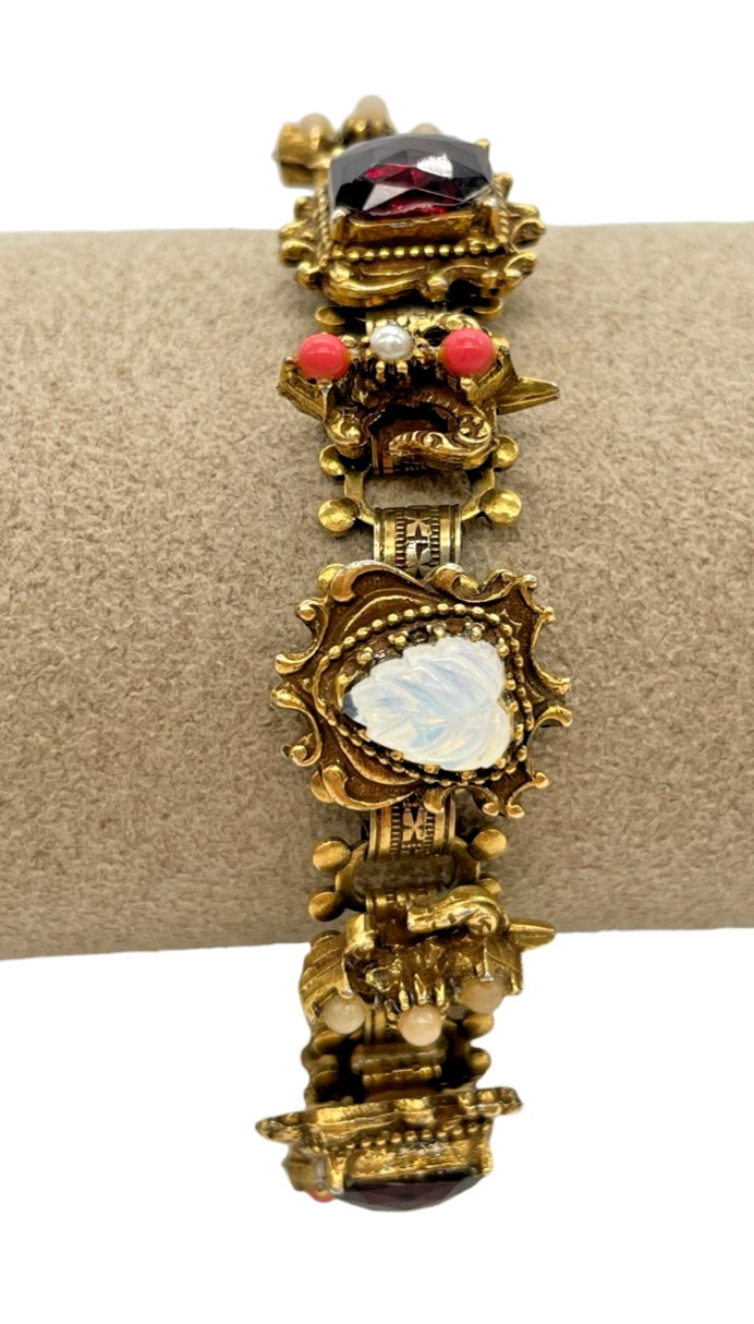 VTG Victorian Revival Fleur De Lis rhinestone faux pearl book link bracelet