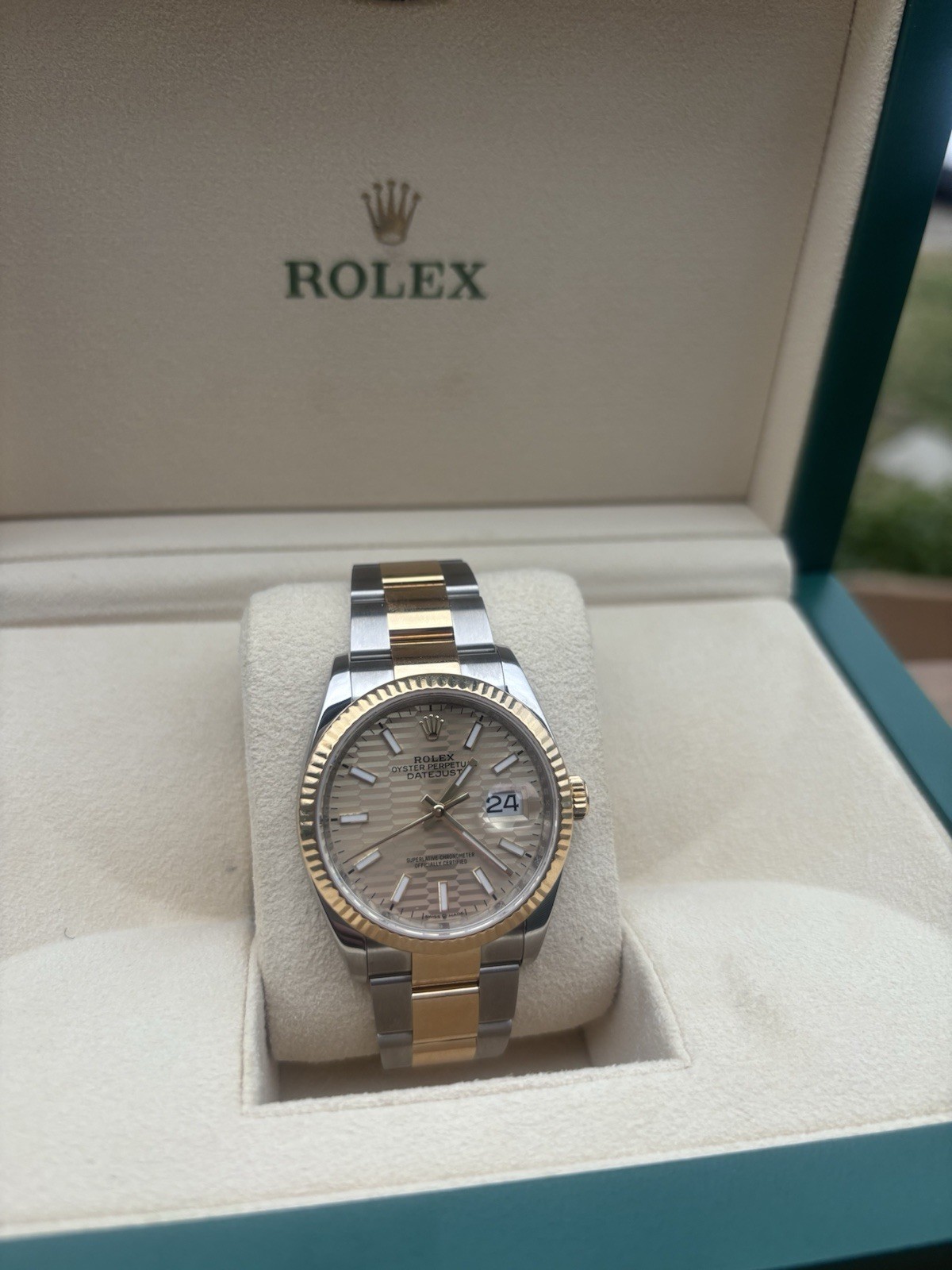 Rolex Datejust 36 NEW 2023 Champagne Motif Dial 126233 Oyster Bracelet Fluted