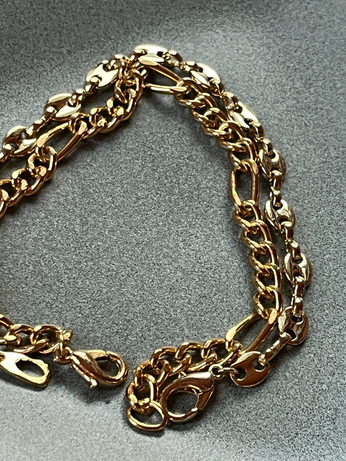 Lot of Fiagaro Chain & Flate Oval Goldtone Link Bracelet – 7 inches long x less