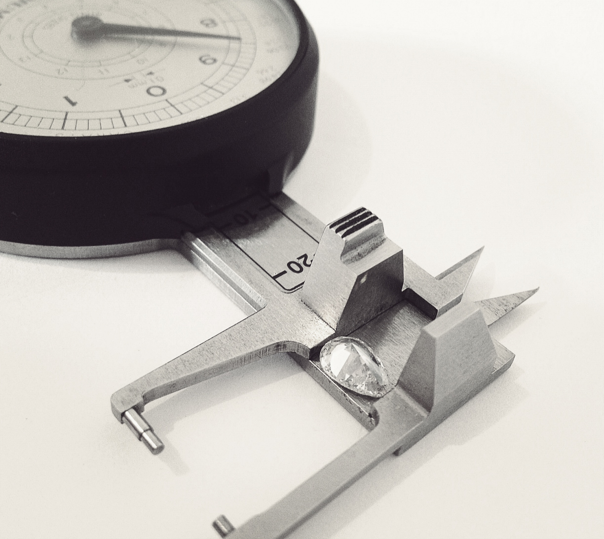 PRESIDIUM DIAL GAUGE DIAMONDS & GEMSTONES WEIGHT ESTIMATOR