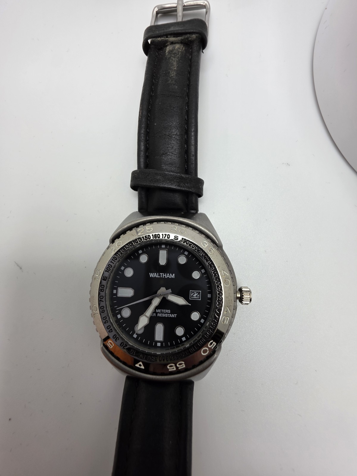 Waltham XB 207 Men’s Quartz Wristwatch Black Dial Date Diver Bezel 50m Leather
