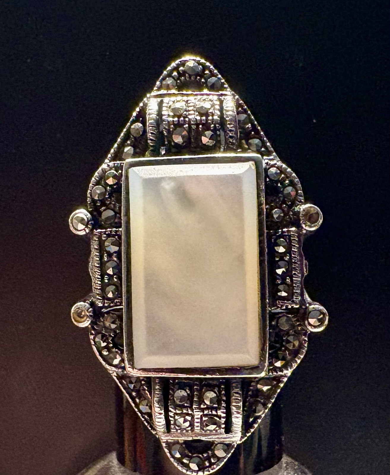 Vintage Sterling Silver Mother-Of-Pearl Marcasite Cocktail Ring 7.25