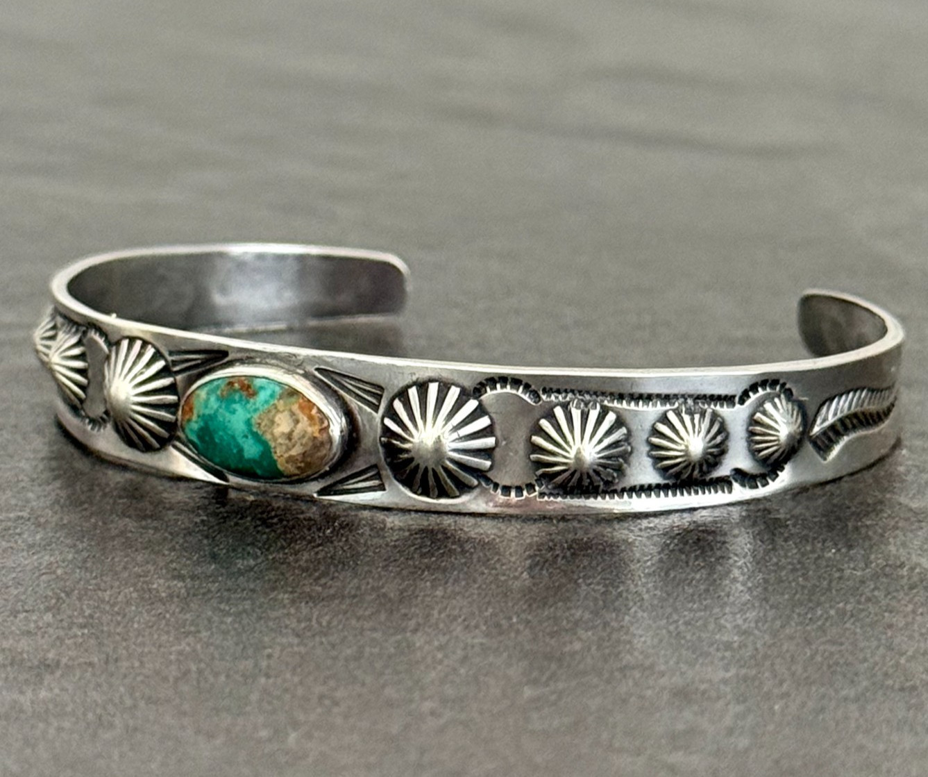 Vintage FRED HARVEY ERA Navajo Turquoise FLUTED BUTTONS Silver Bracelet 6.5in