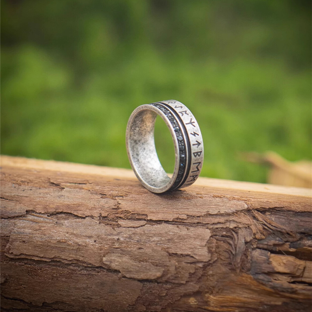 NIGHT WORKS Asgard’s Treasure Nordic Mythology Viking Zircon Retro Ring