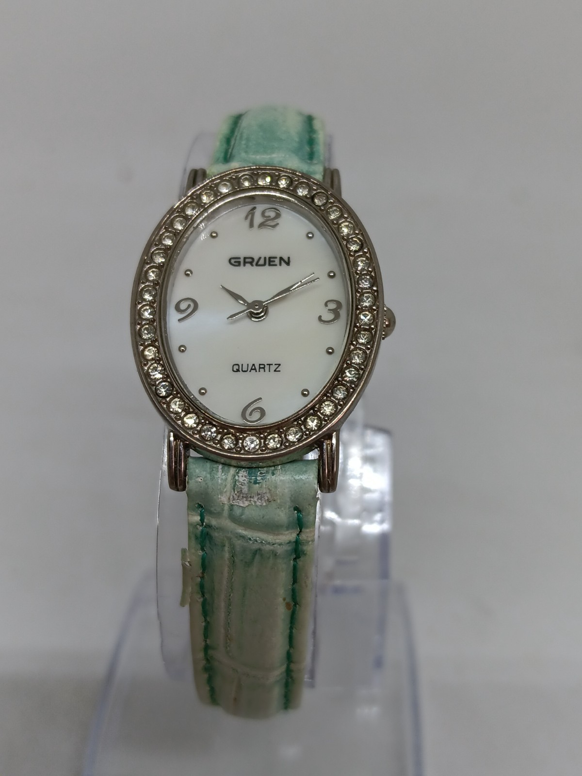 Gruen GR9737LS-H02 Women’s 24mm x 30mm Oval Dial Japanese Quartz Watch NEW BATT
