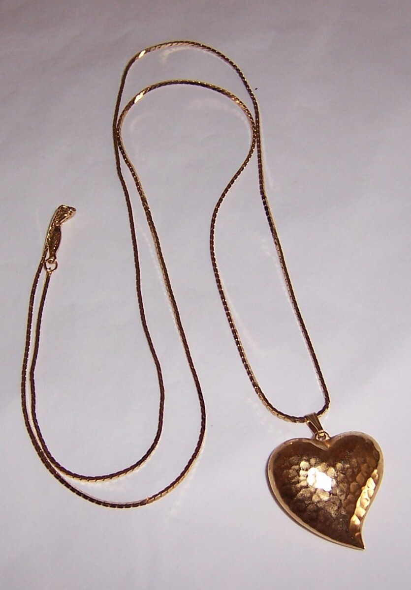 NAPIER Gold Tone 29-1/2″ Chain – Hammered Puffy Heart Pendant – Marked (#N413)