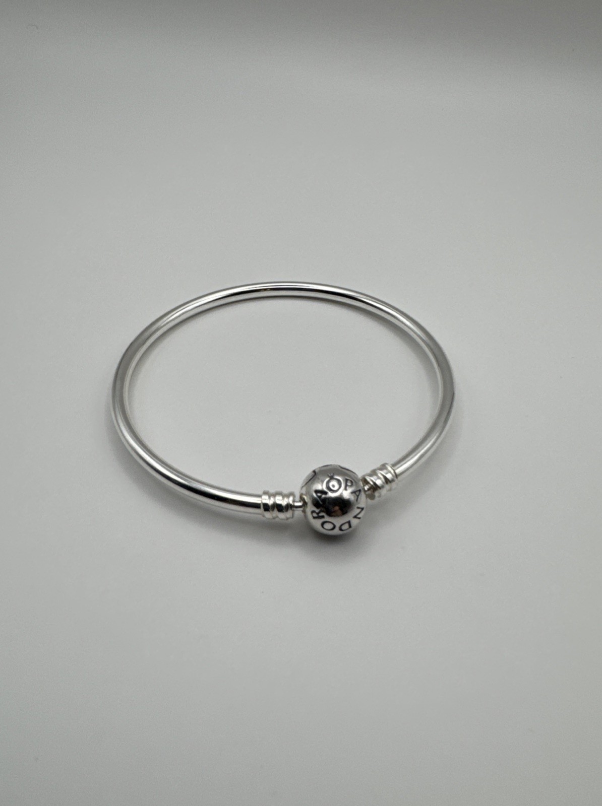 Authentic Pandora MOMENTS Bangle #590713-17 Size 6.7 in New