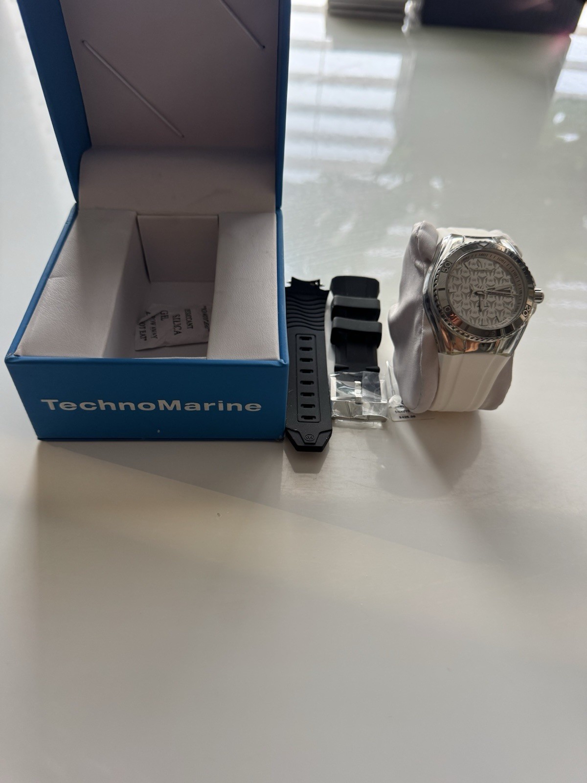 TechnoMarine Uni Cruise Men’s Quartz Day/Date 46mm 100m White/Black Rubber Box