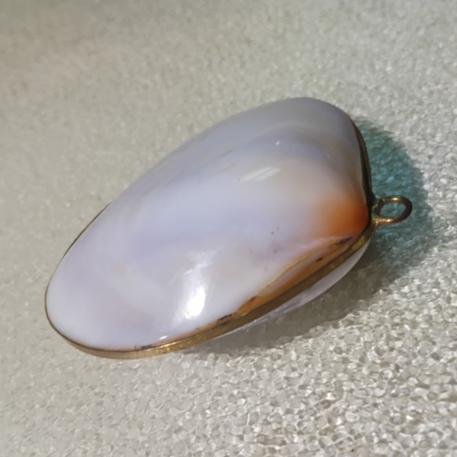 White Natural Shell Oval Pendant Charm, Shell Material, No Secondary Stone