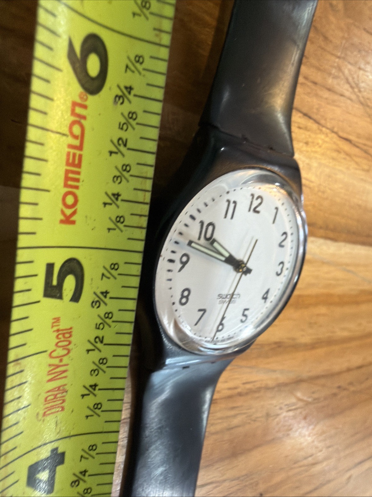 Vintage Swatch Watch LB153 “Something New” Ladies 25mm Black & White Swiss