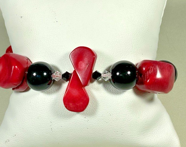 Lot 10 Stretch Bracelets Red Black Silver Tone Beaded Stackable Jewelry Classic