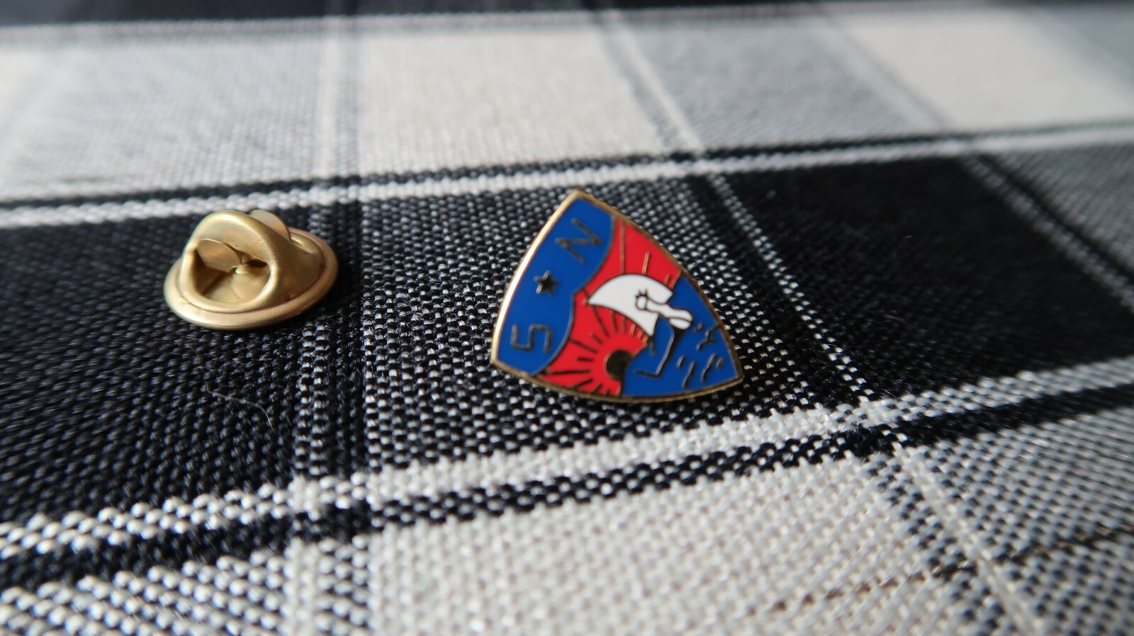 Vintage S N Nautical lapel Pin Gold 1.7cm