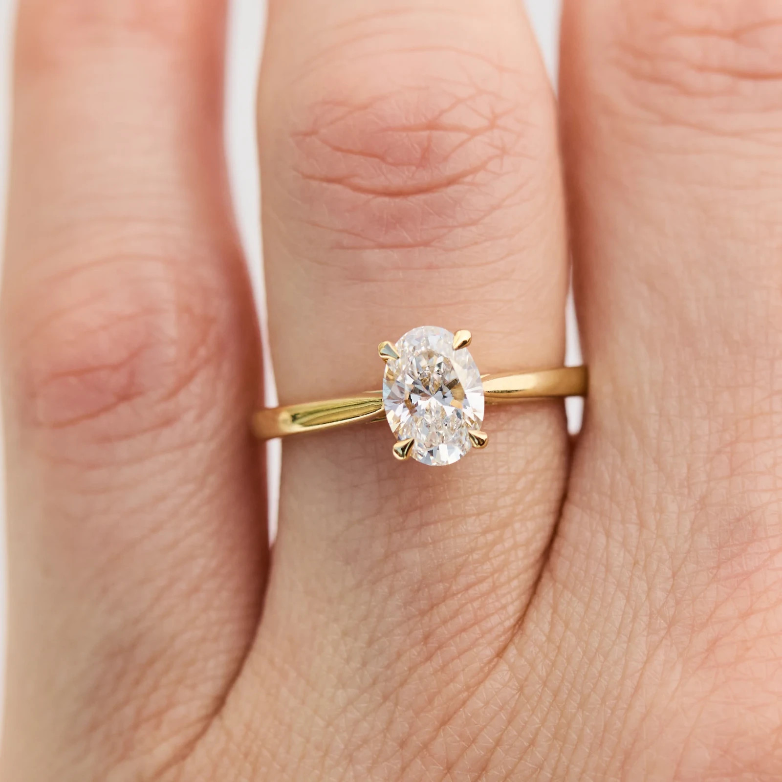 IGI 2Ct Oval-Cut EF/VS1 Lab Grown Diamond Solitaire Wedding Ring 14K Yellow Gold