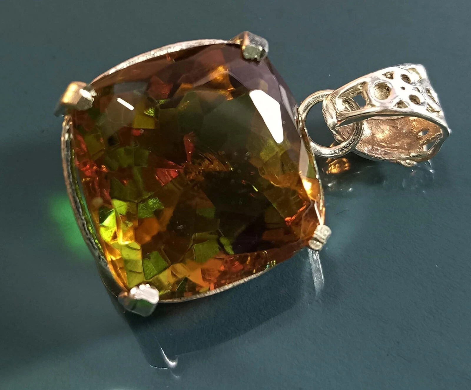 Alexandrite Pendant Cushion Cut 49-50 Ct Natural Loose Gemstone Locket Certified
