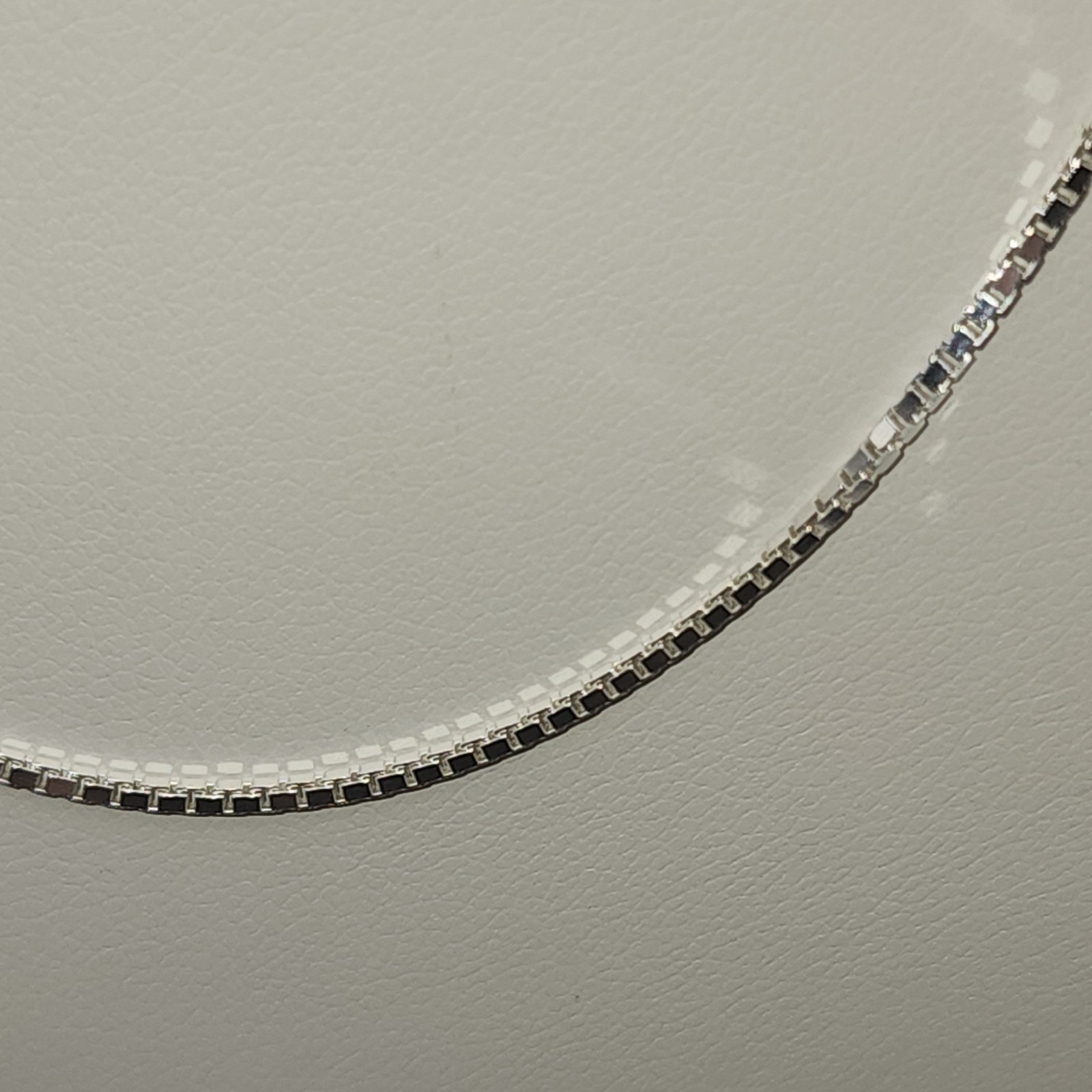 NEW 925 Sterling Silver ITALIAN Box Chain 24″ Length 1mm Width FREE Shipping