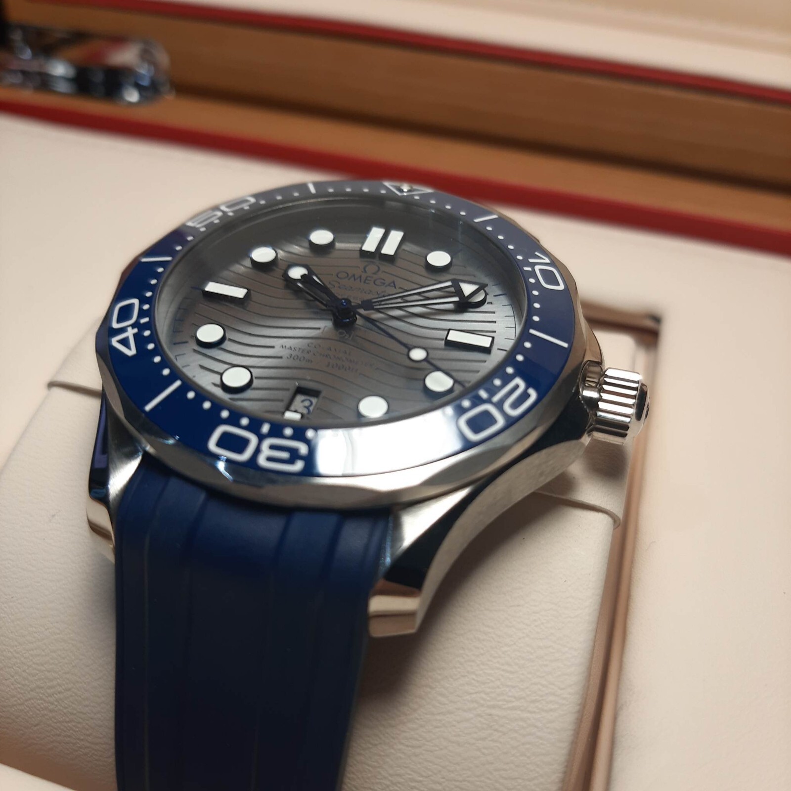 OMEGA SEAMASTER DIVER 300M CO-AXIAL CHRONOMETER GRAY 42MM