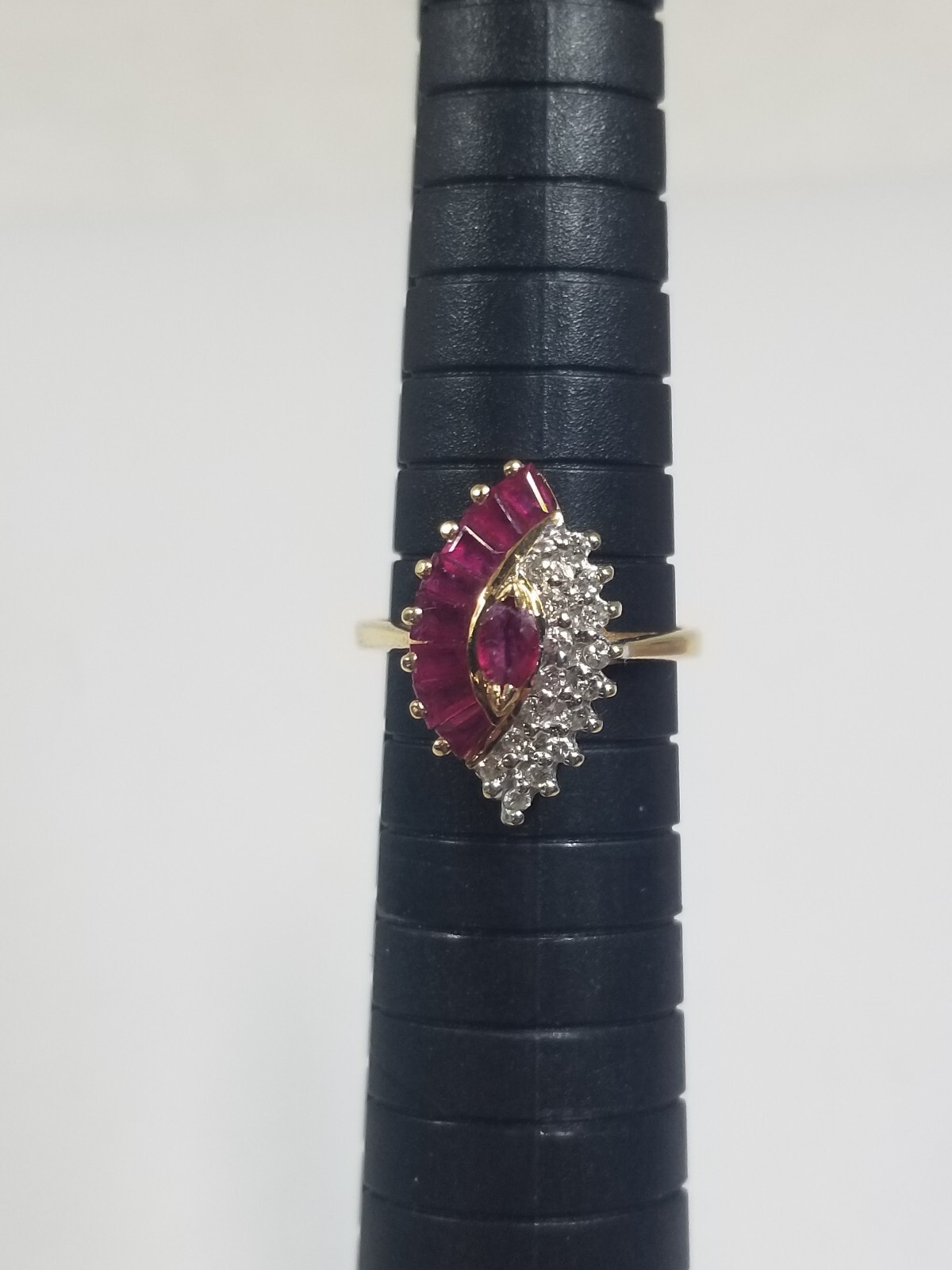 14k Yellow Gold Ruby & Diamond Cocktail Ring Sz 6.5 – 3.2 Grams TW