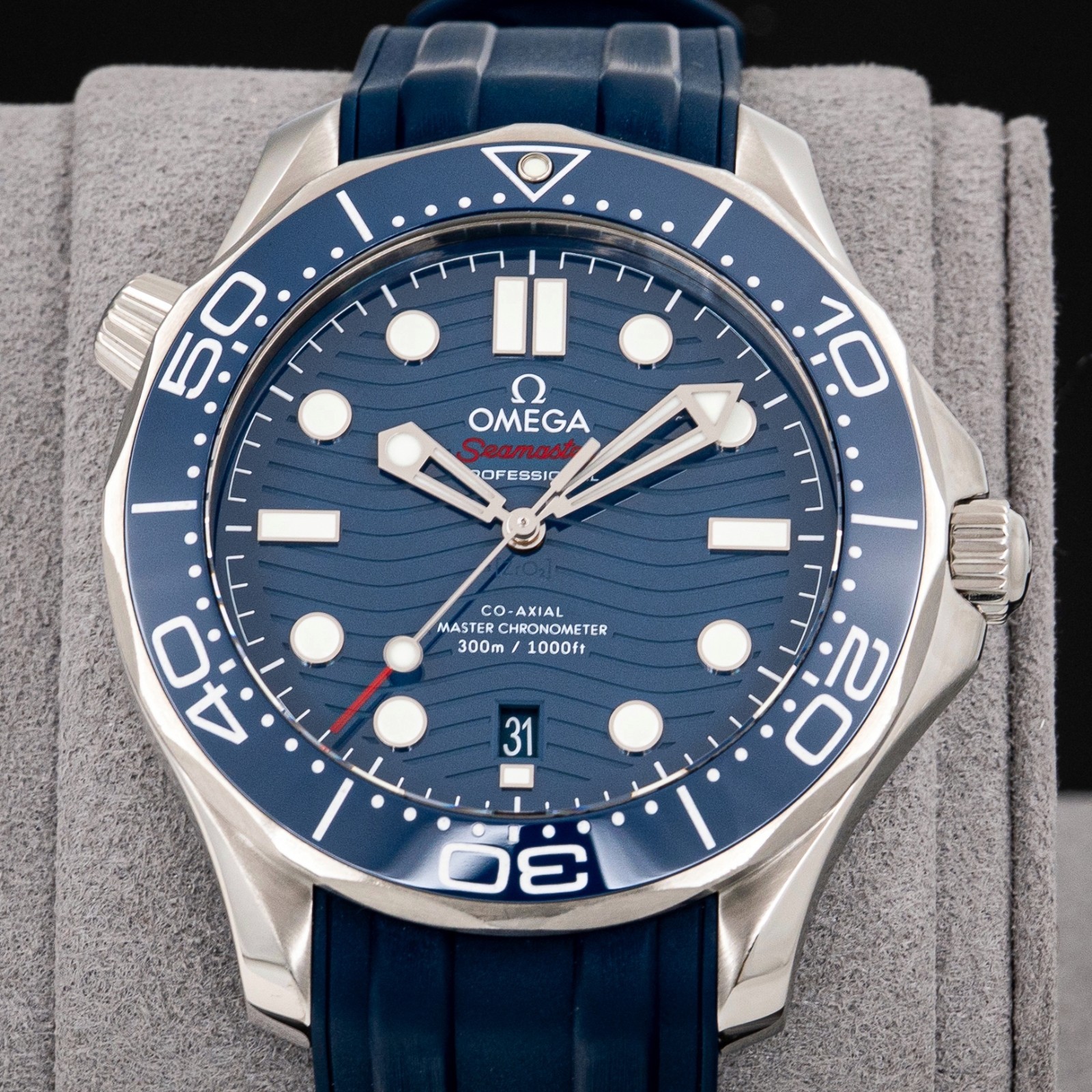 Omega Seamaster Diver 300M Blue Wave Rubber 210.32.42.20.03.001 Box & Papers