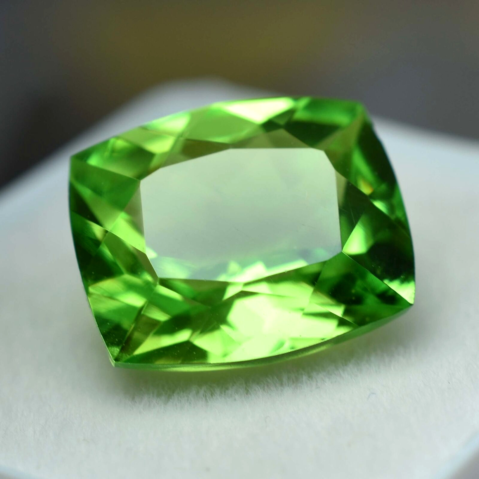 Amazing Gems Green PERIDOT 10.12 Carat CUSHION Cut Natural Faceted CERTIFIED