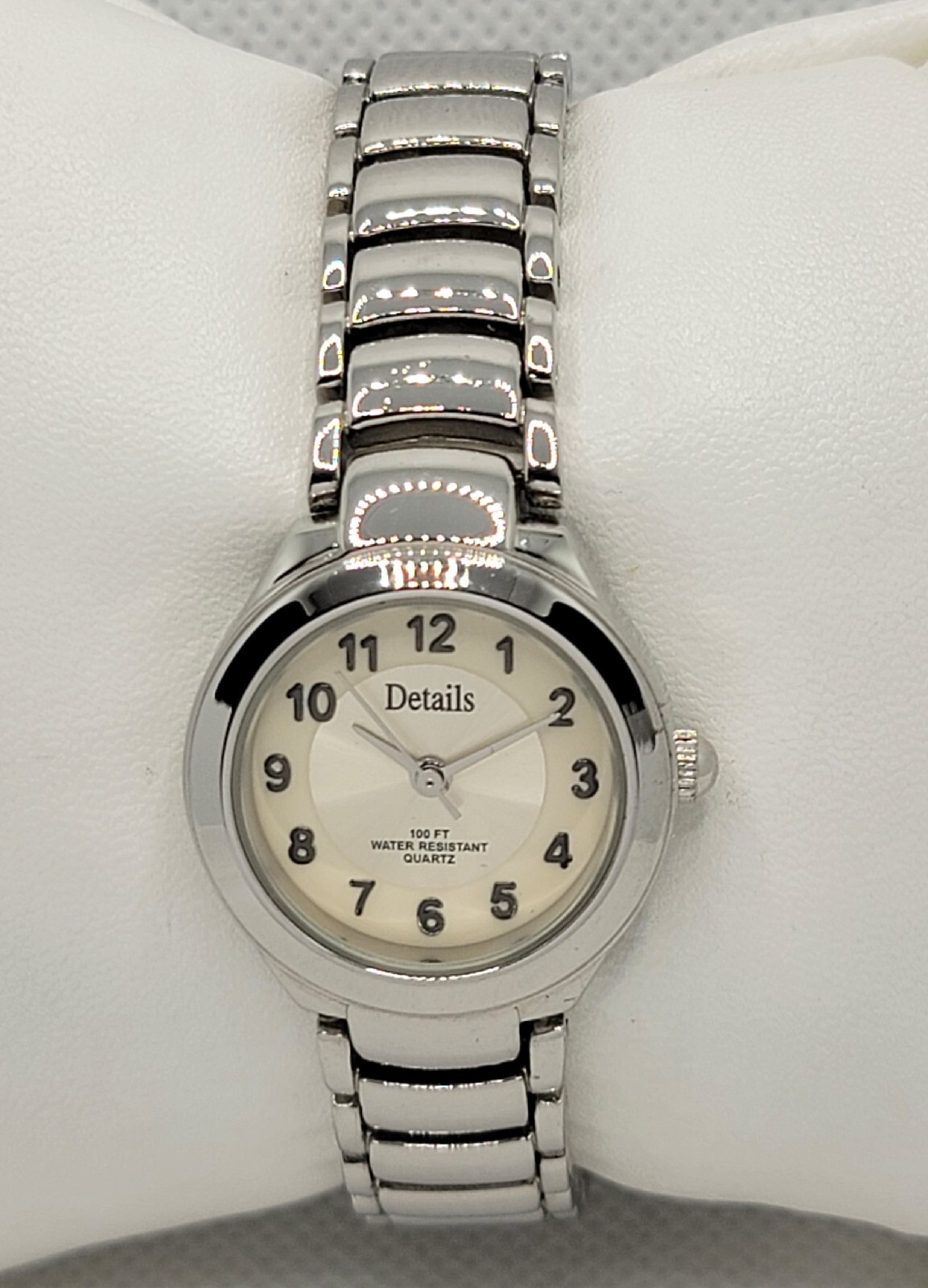 Ladies Details Casual Round Silver Tone Link Bracelet Analog Watch I5