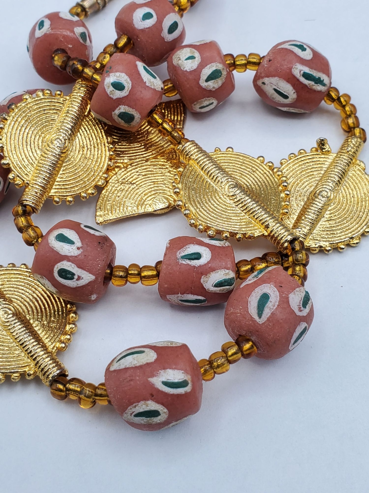 Gold tone metal Pendant Glass stone pottery clay beaded vintage necklace D72