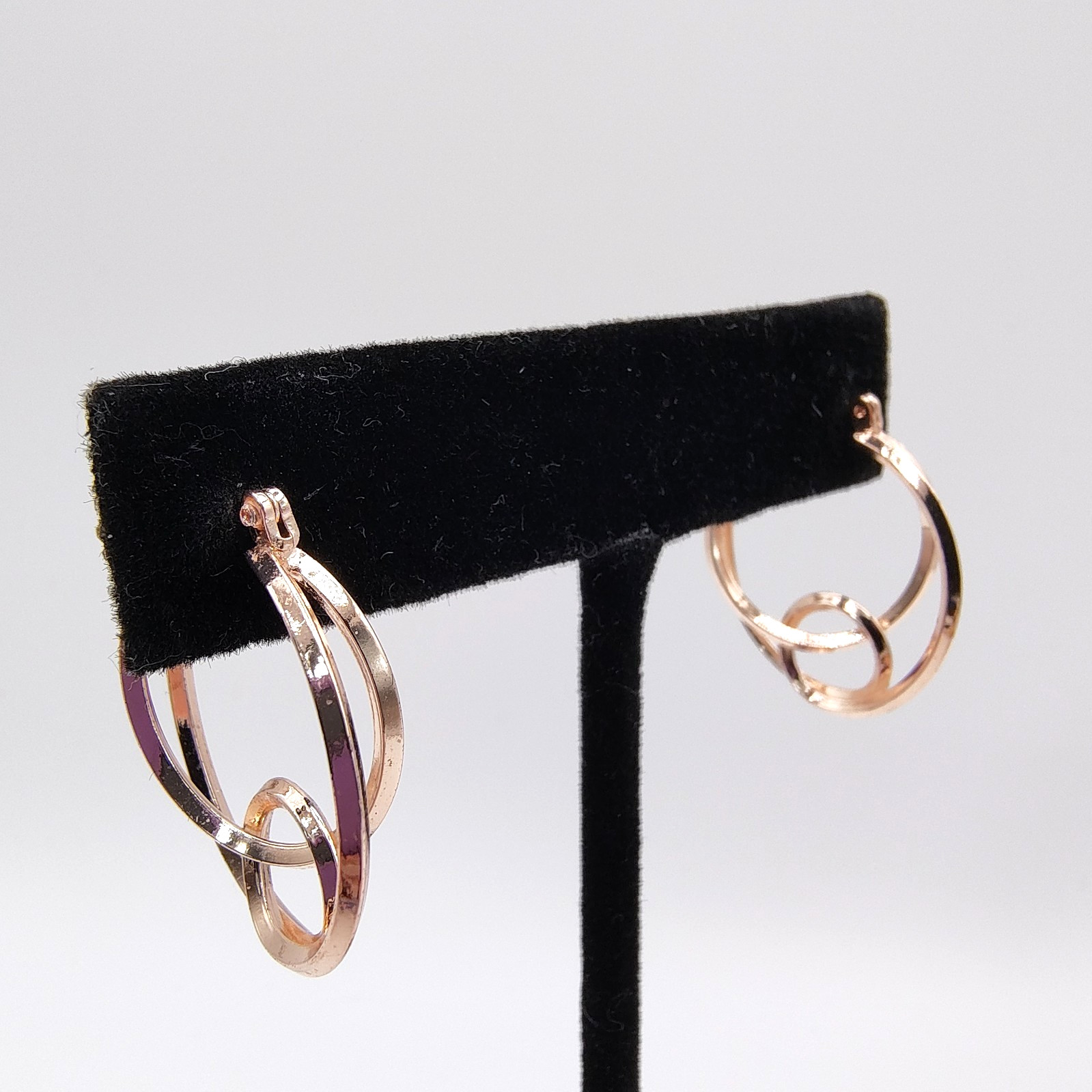 Interlocking Circle Hoop Earrings Rose Gold Tone Chic Minimalist Sculptural