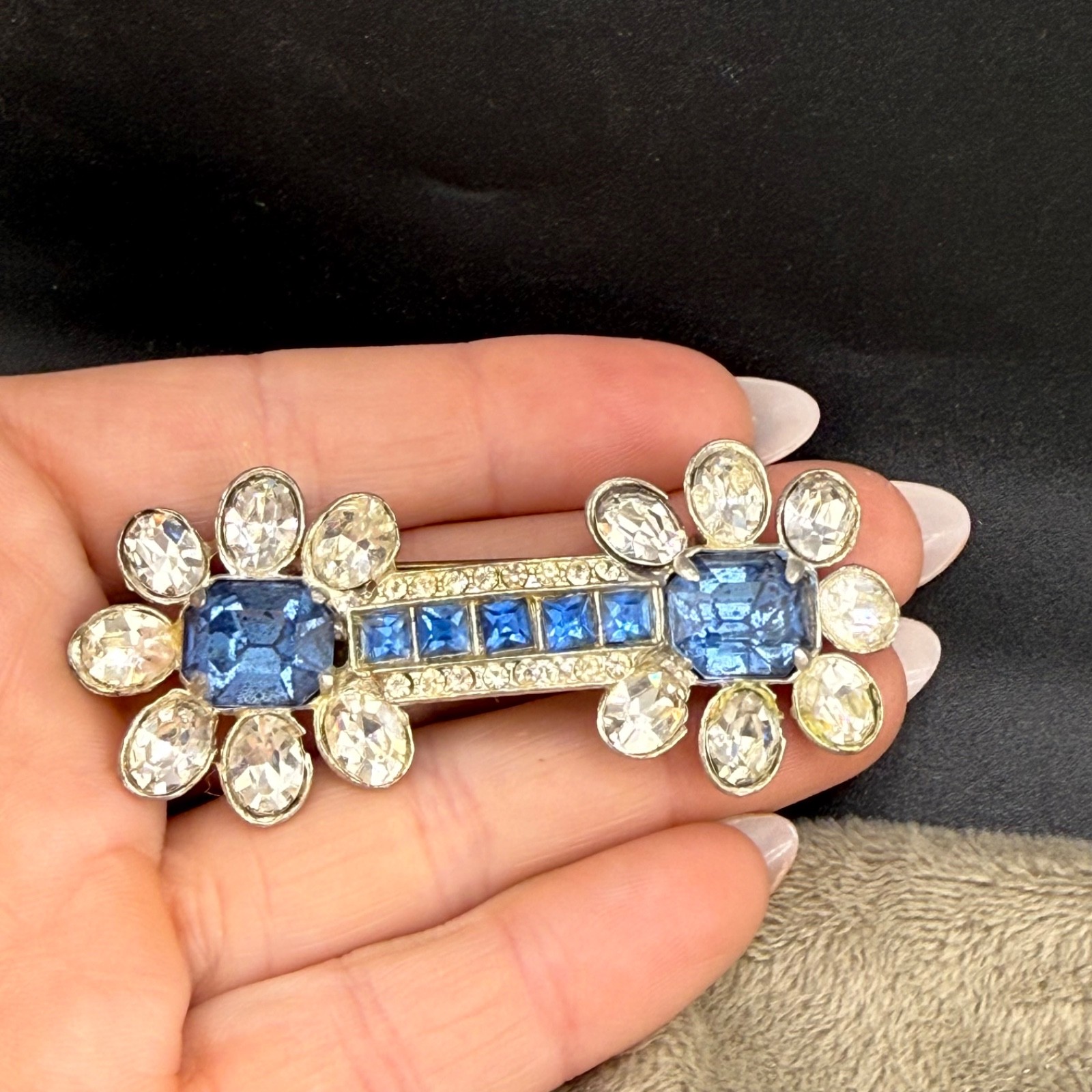 Vintage Art Deco Rhinestone Brooch Blue Silver Tone