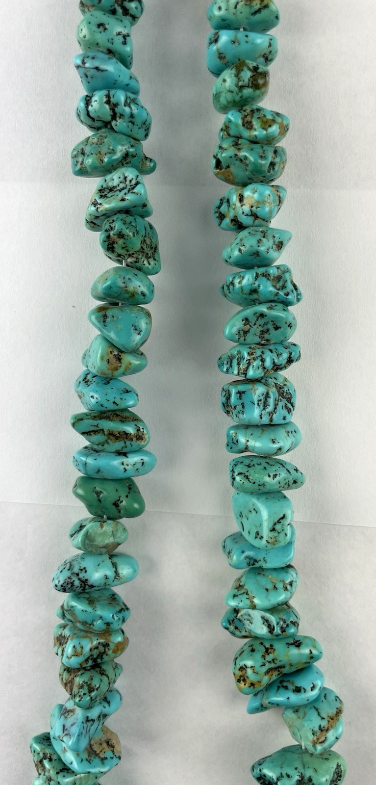 Vintage Chunky Southwest Turquoise & Shell Necklace 27, 1/2″ 61 Pieces Turquoise
