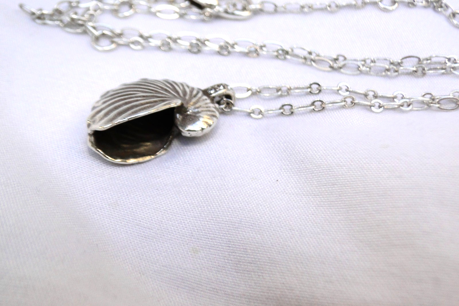 NWT Brighton Shells Around The World Silver & Crystal Snail Pendent Necklace $82