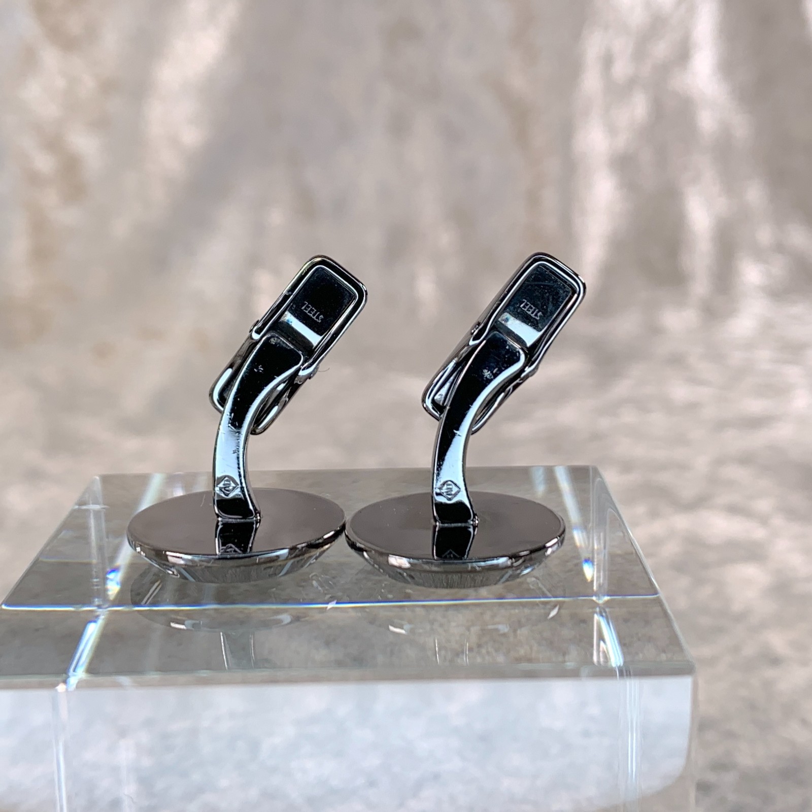 Dunhill Cufflinks Round Dark Silver Diamond Cut Texture with Case & Card