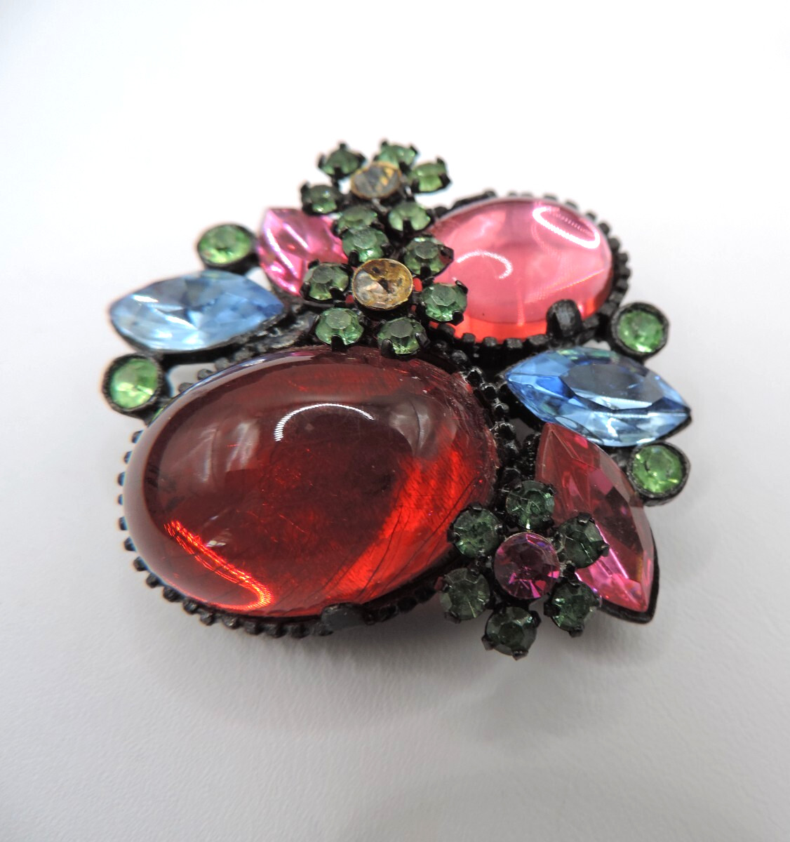 Vtg Unsigned Pronged Weiss Japanned Mirrored Brooch/Pin 1 3/4″