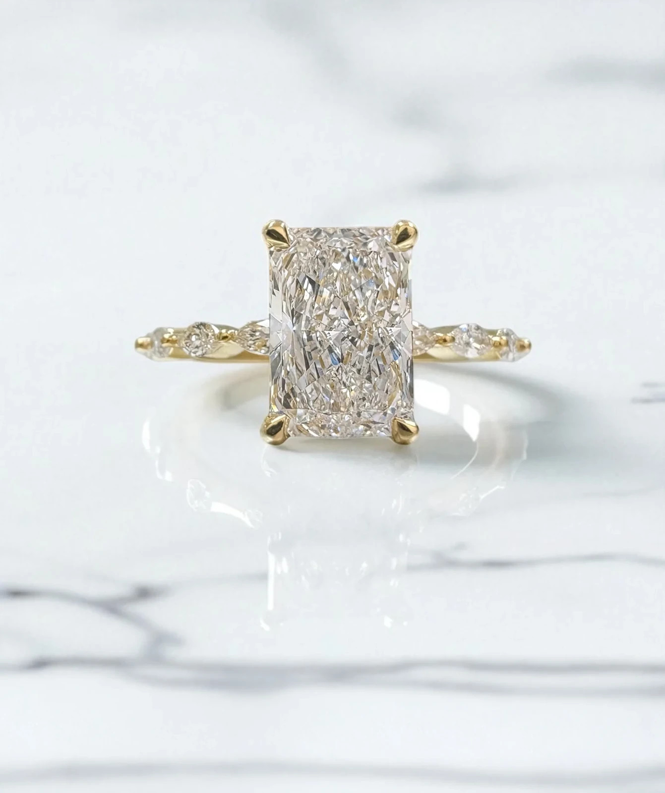 IGI 3.00 Ct Radiant Cut EF/VS1 Lab Grown Diamond Engagement Ring 14K Yellow Gold