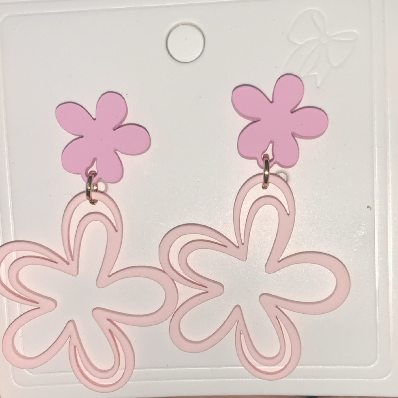 Pink/White Acrylic Flower Dangle Drop Earrings, Lobe, No Stone