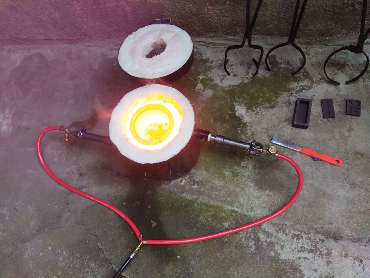 16 KG Gas Metal Melting Furnace Kit Foundry Casting Lifting and Pouring Tongs