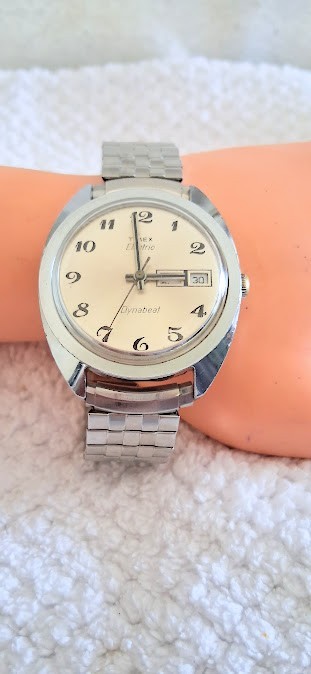 Vintage Timex Electric Dynabeat Mens Watch All Silver Tone With Day-Date SS Band