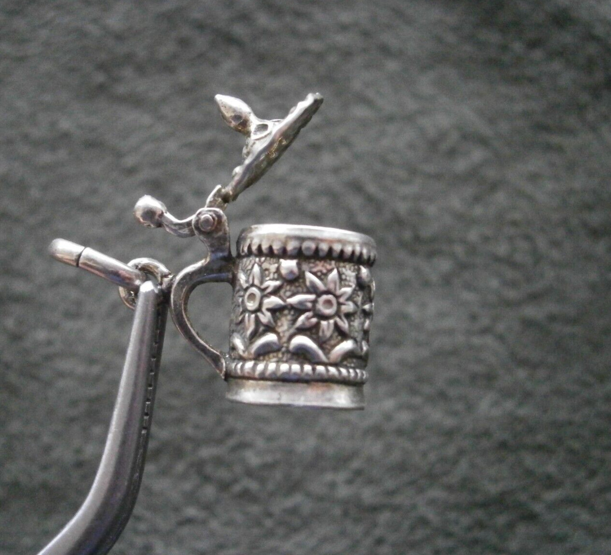 Opening Beer Stein Edelweiss Design Vtg 835 Silver Bracelet Charm Pendant 3.0g