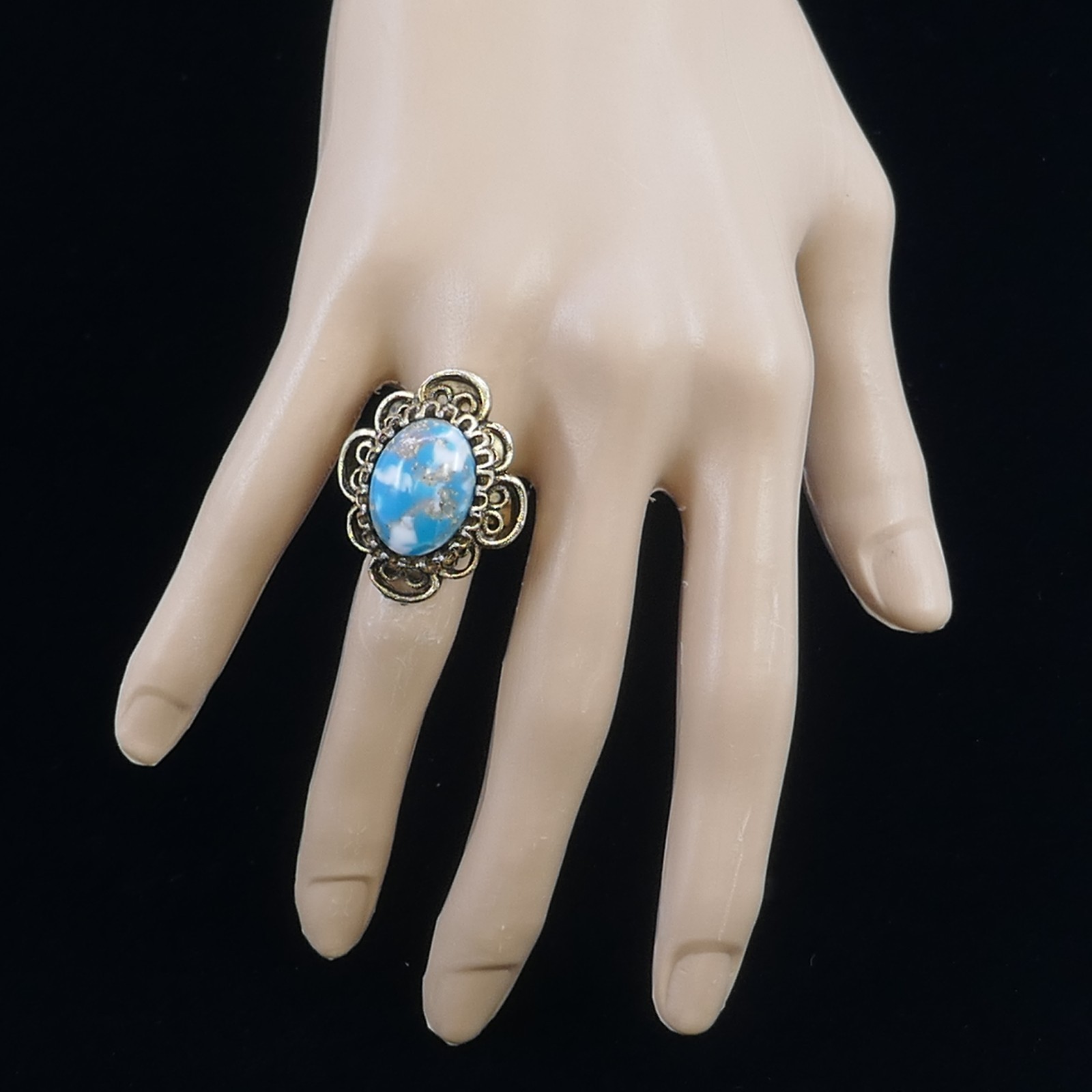 VINTAGE 1960’S ORNATE FAUX TURQUOISE CABOCHON ADJUSTABLE GOLD-TONE OVAL RING