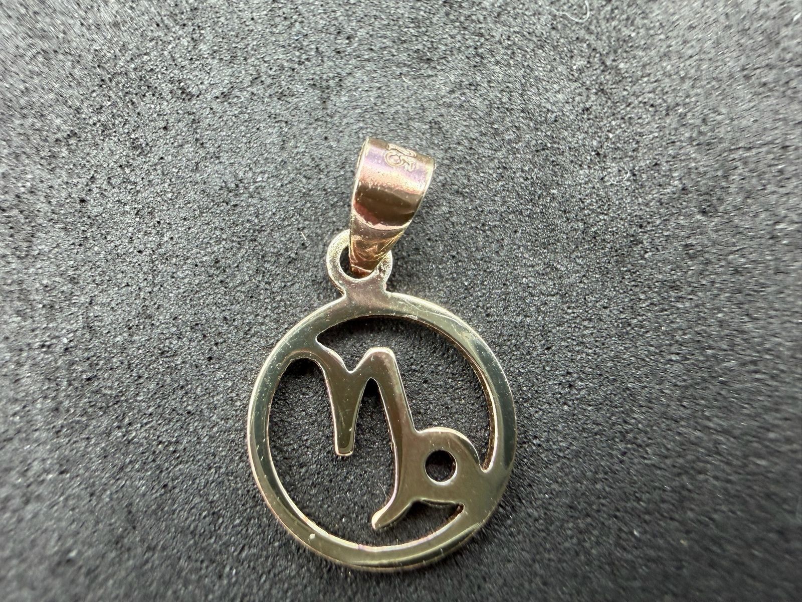 0.42g Vintage Sterling Silver 925 Capricorn Zodiac Symbol Pendant Circle