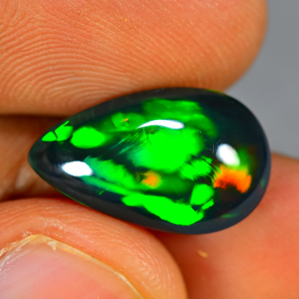 4.77Ct (17 X 11 mm) 3D Multi Color Pattern Natural Welo Black Opal