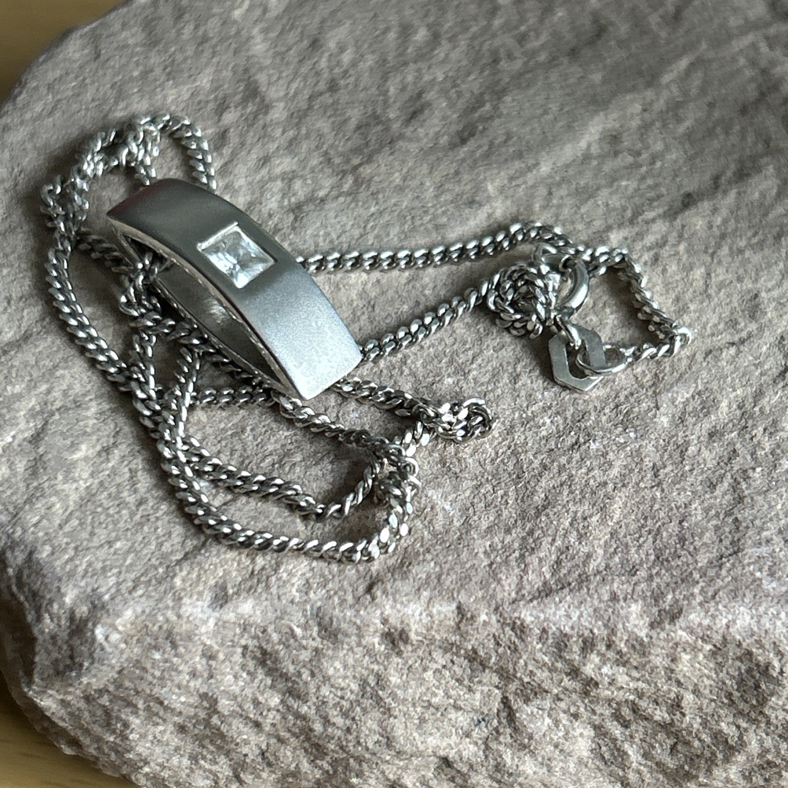 Vintage 925 Silver Modernist Pendant On 38cm Chain/ 7.17g